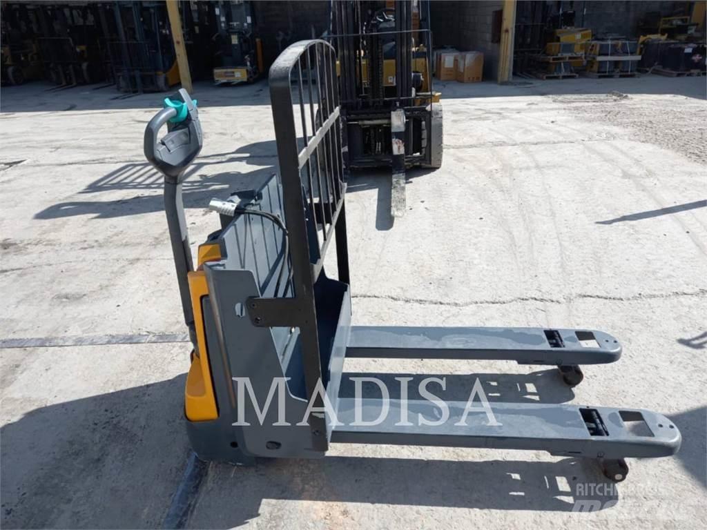 CAT LIFT TRUCKS EJE120E 其他叉车