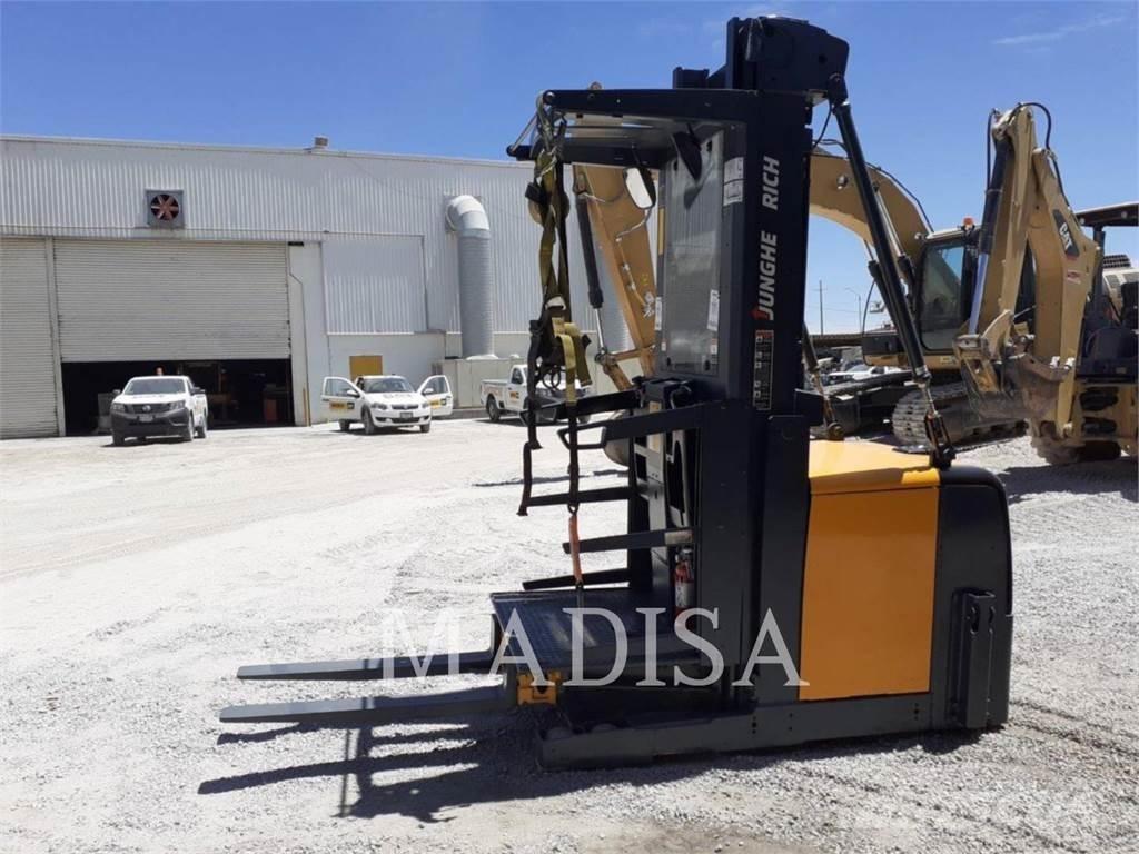 CAT LIFT TRUCKS EKS308 其他叉车