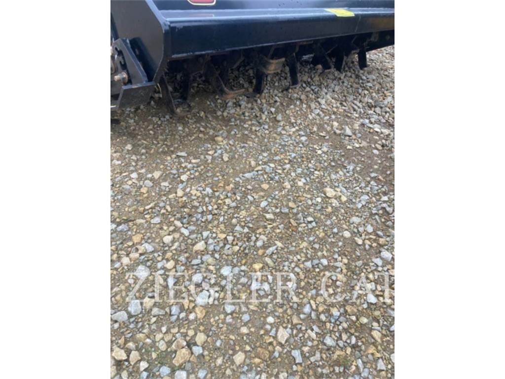 CAT LT118 动力旋转耙