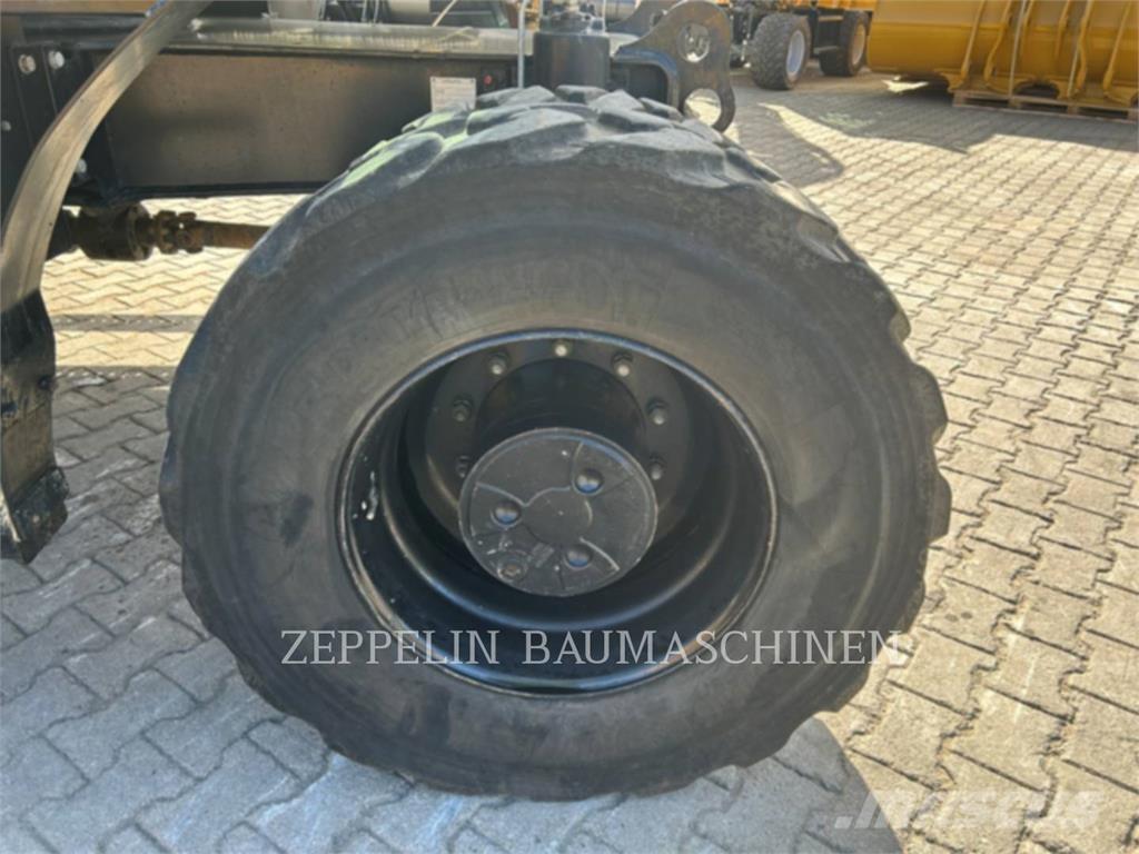 CAT M318-07A 轮式挖掘机