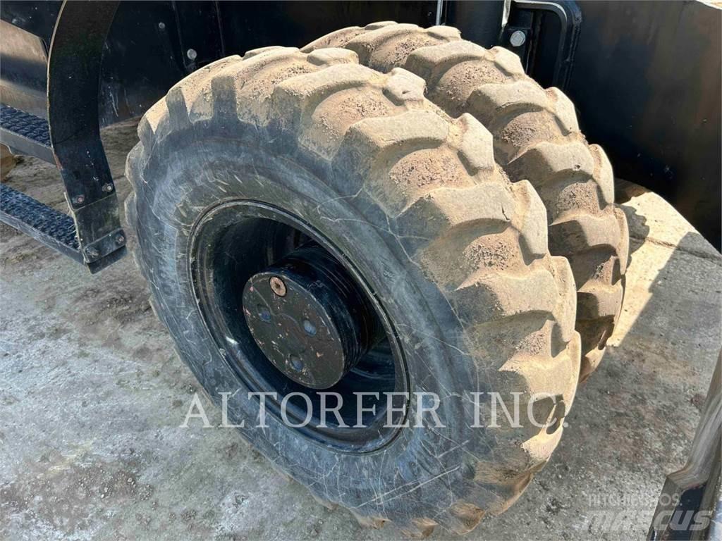 CAT M320-07 轮式挖掘机
