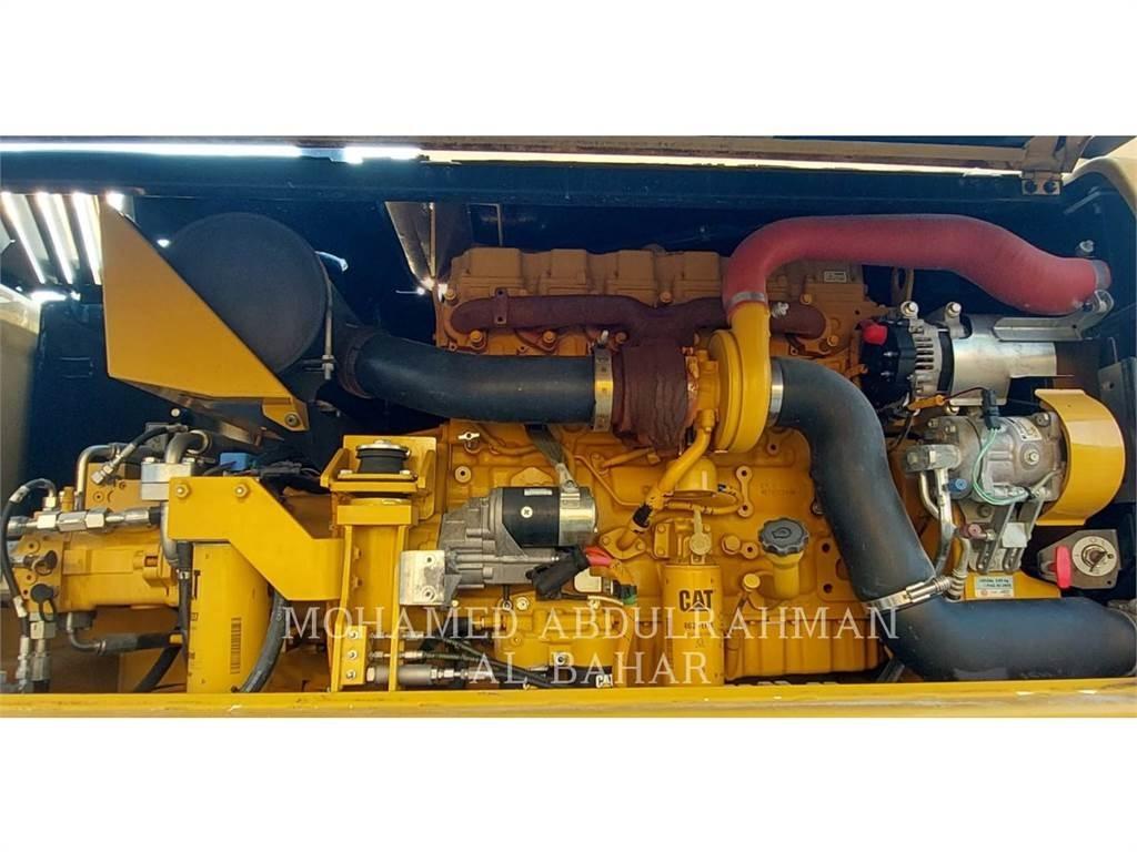CAT M320D2 轮式挖掘机