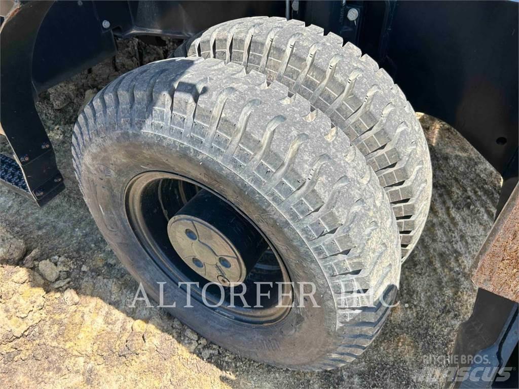 CAT M320F 轮式挖掘机