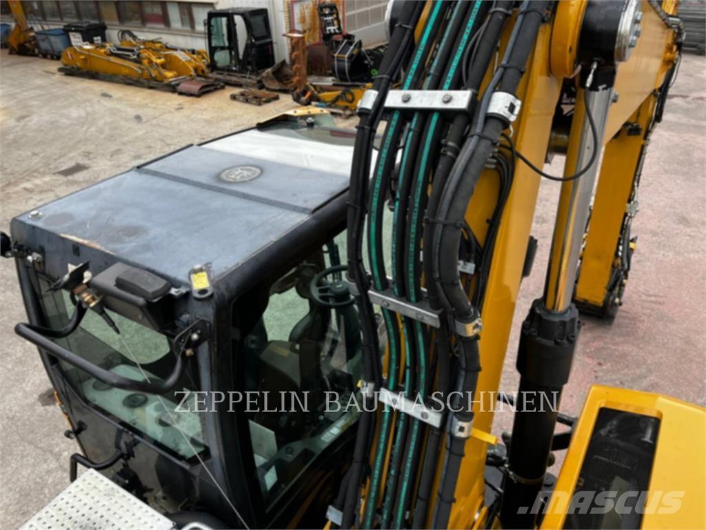 CAT M320F 轮式挖掘机