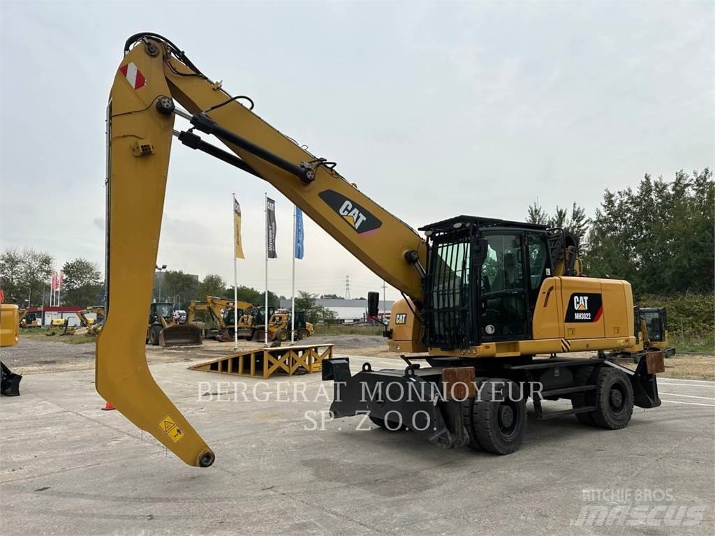 CAT MH3022 轮式挖掘机