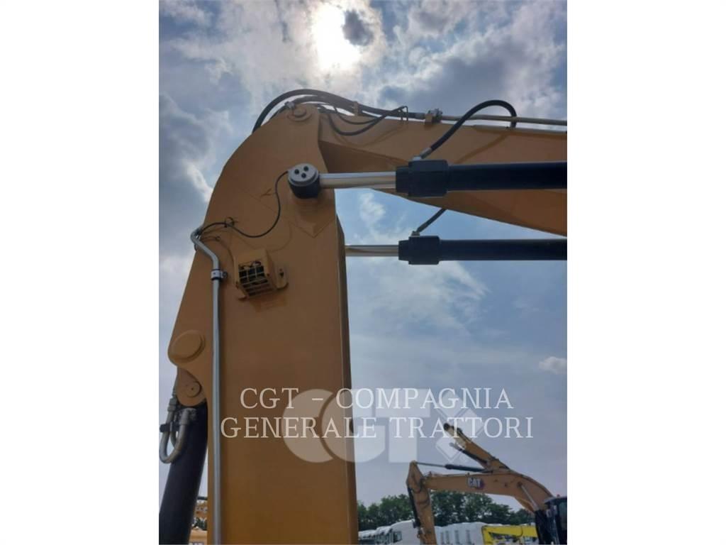 CAT MH3024 轮式挖掘机