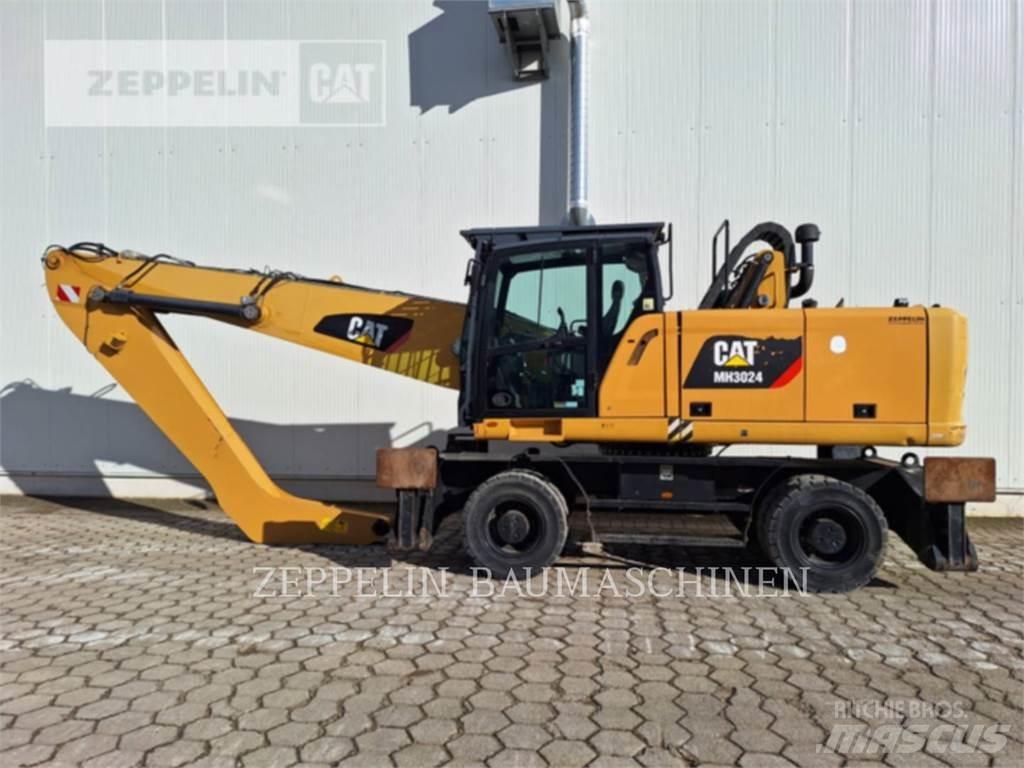 CAT MH3024 组装挖掘机