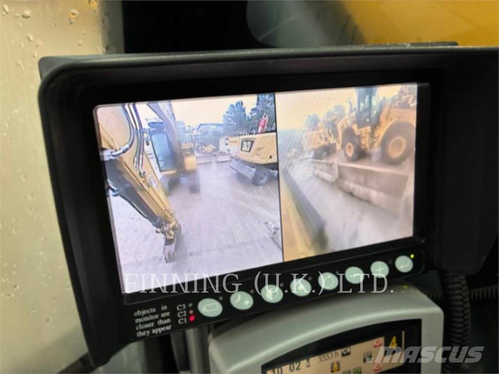 CAT MH3024 组装挖掘机