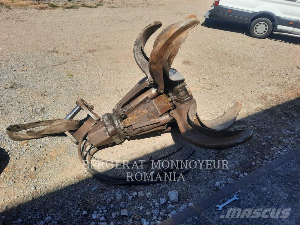 CAT MH3024-06 轮式挖掘机