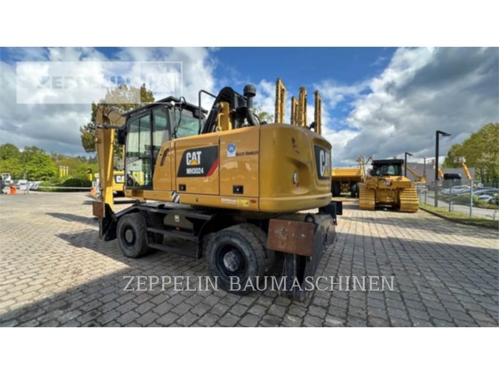 CAT MH3024-06C 组装挖掘机
