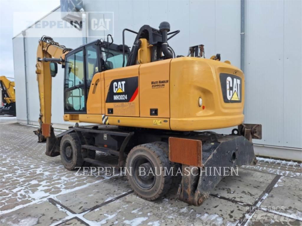 CAT MH3024-06C 组装挖掘机