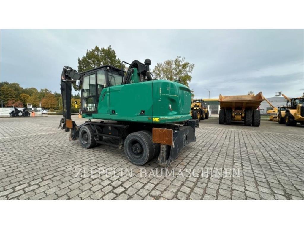CAT MH3024-06C 组装挖掘机