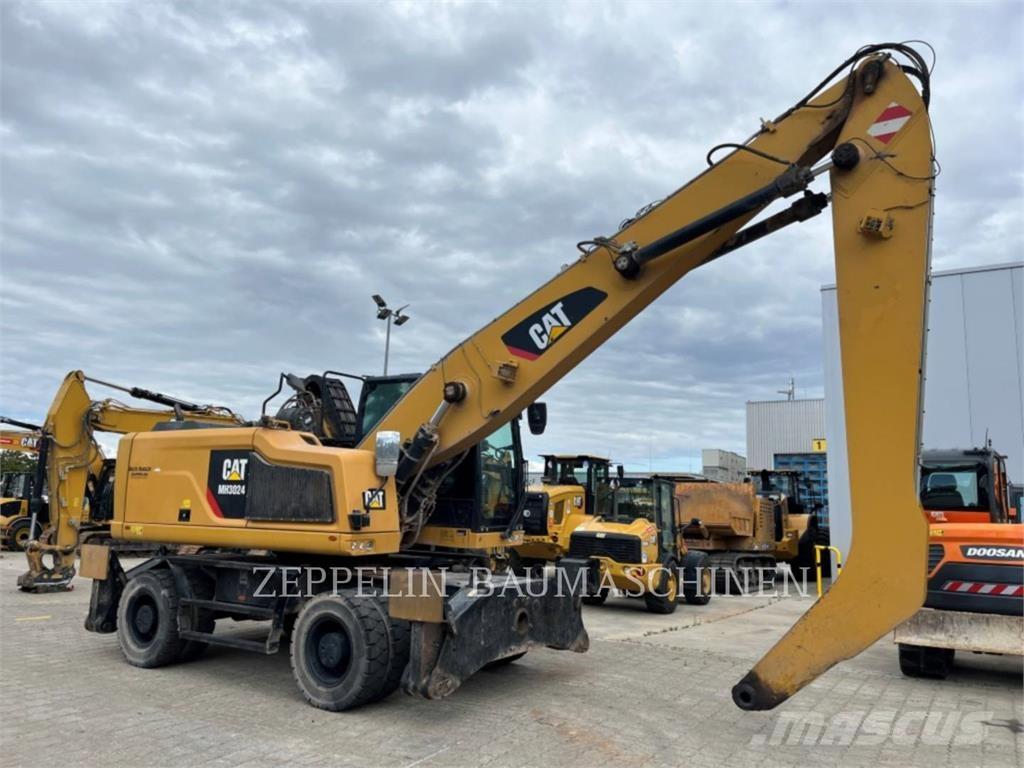 CAT MH3024-06C 组装挖掘机