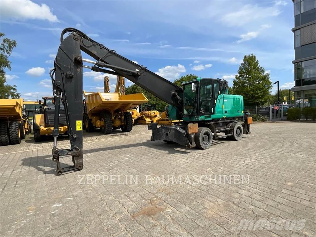 CAT MH3024-06C 组装挖掘机