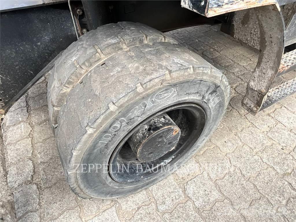 CAT MH3024-06C 组装挖掘机