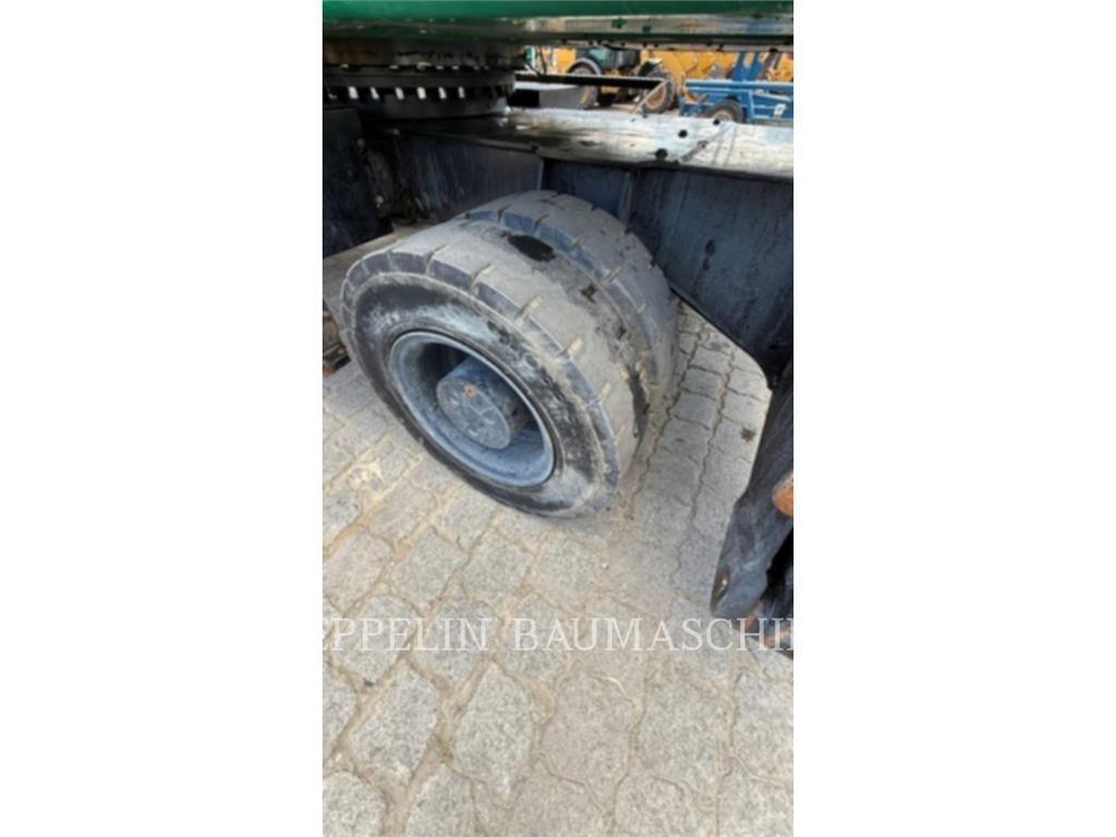 CAT MH3024-06C 组装挖掘机