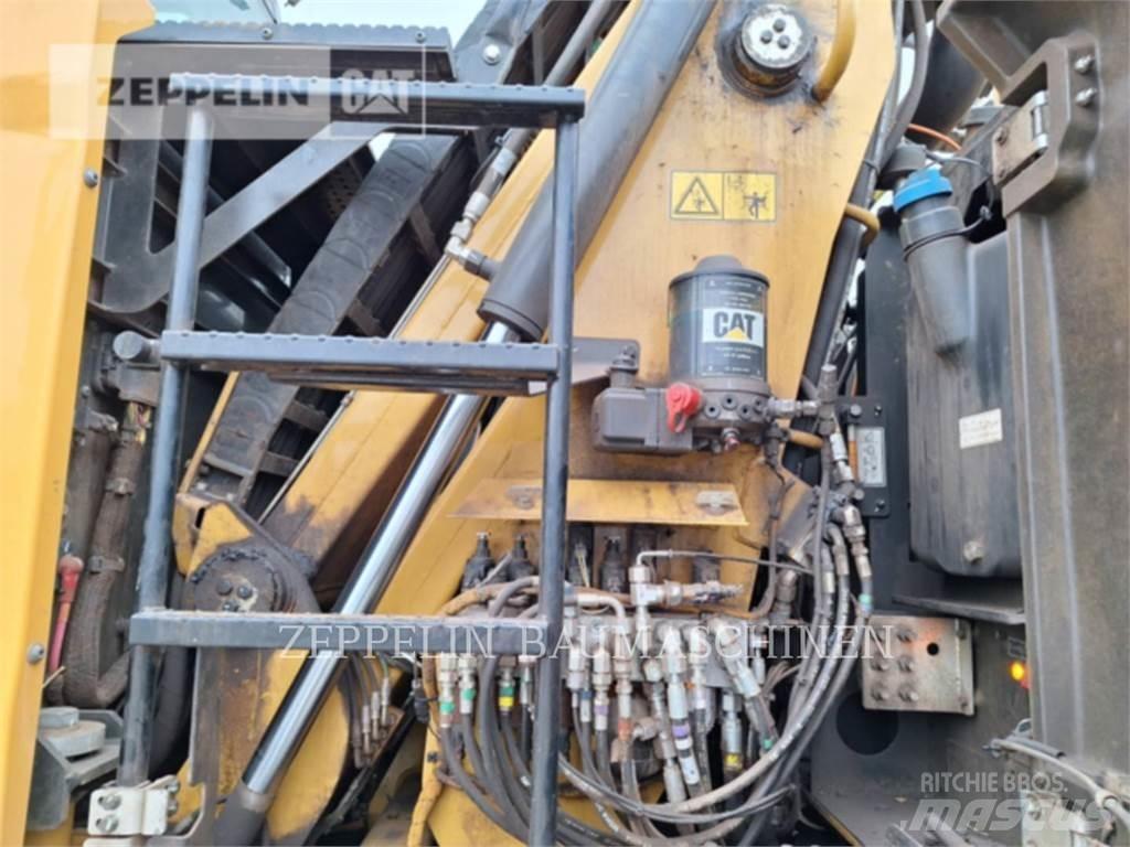 CAT MH3026-06C 组装挖掘机