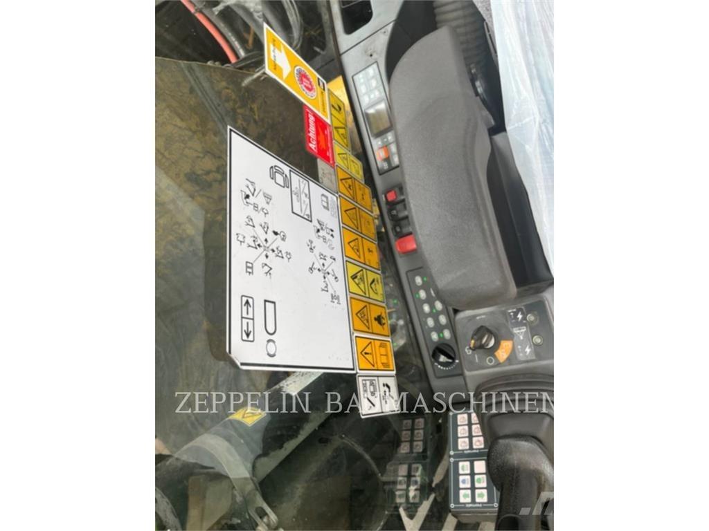CAT MH3026-06C 组装挖掘机