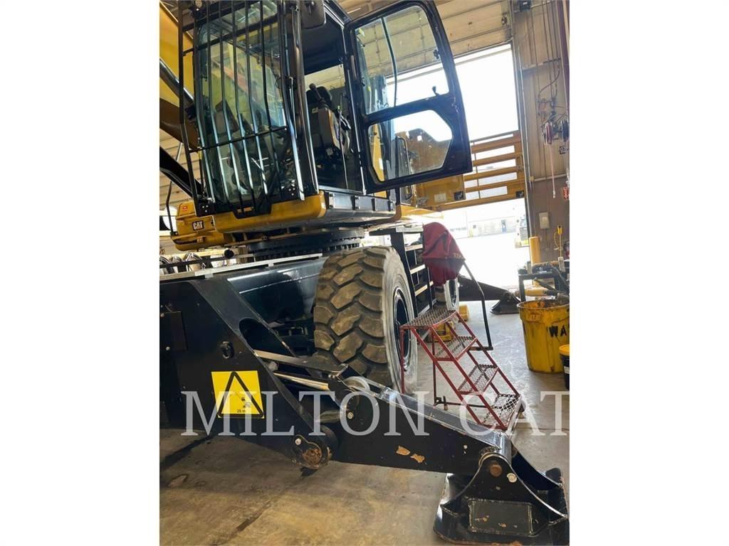 CAT MULTIDOCKER CH600 组装挖掘机