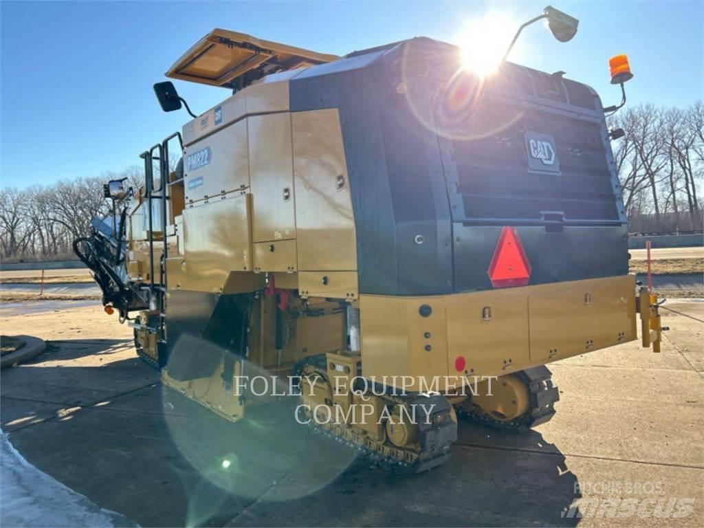 CAT PM822 沥青摊铺机