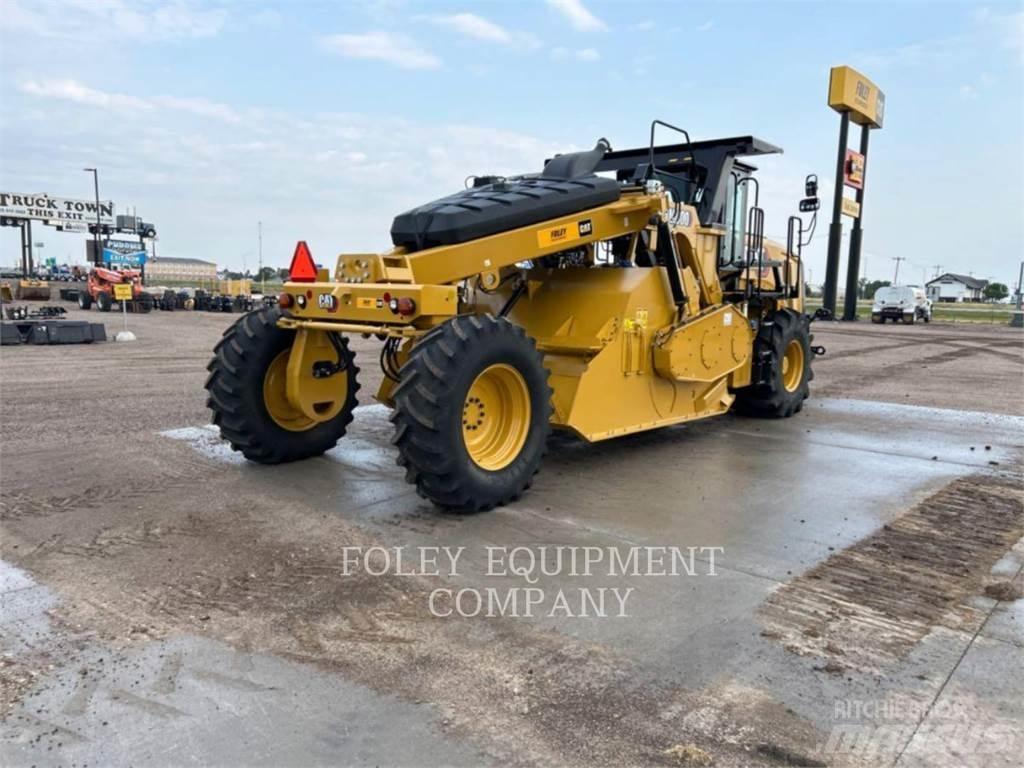 CAT RM400-01 沥青摊铺机