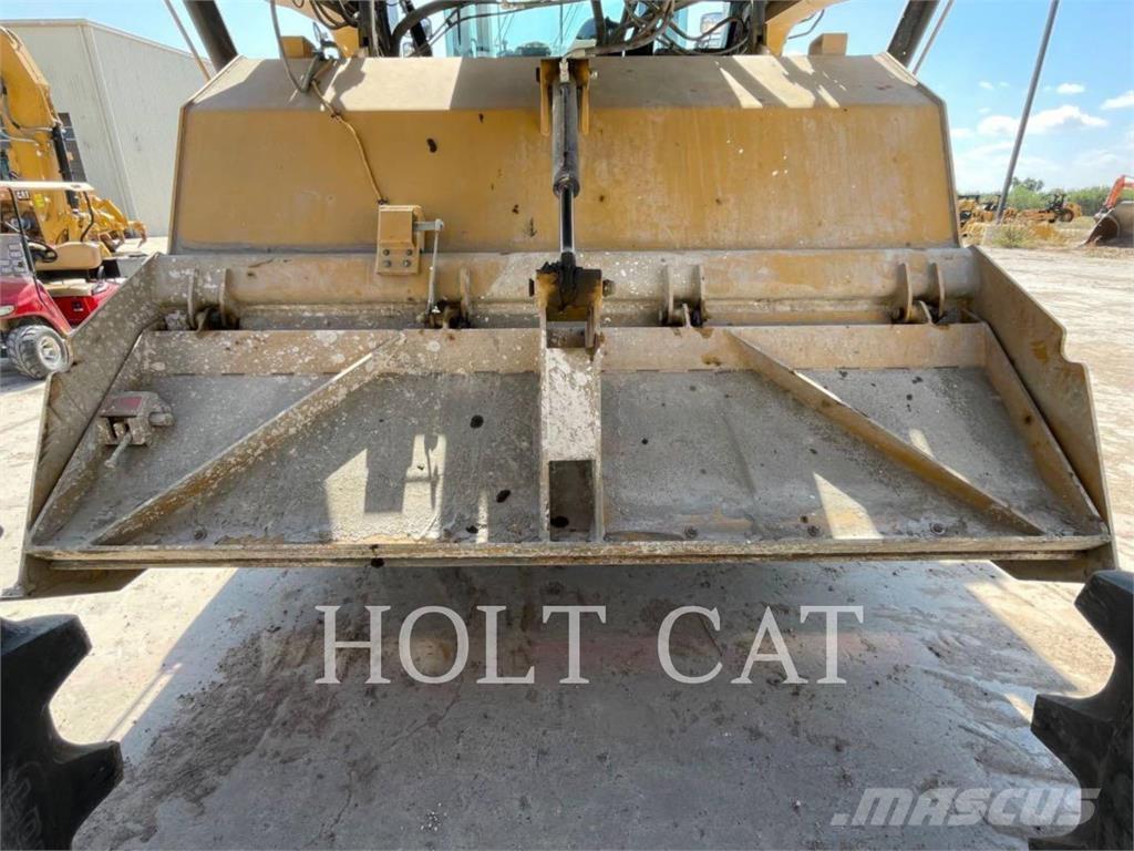 CAT RM500B CAB 沥青再生设备
