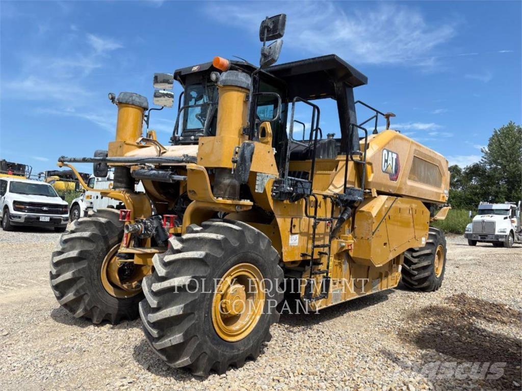 CAT RM600-01 沥青摊铺机