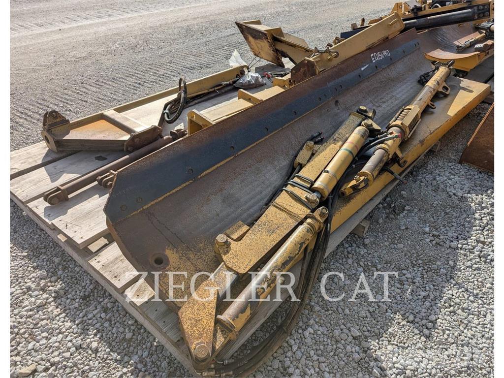 CAT SNOW WING 扬雪机