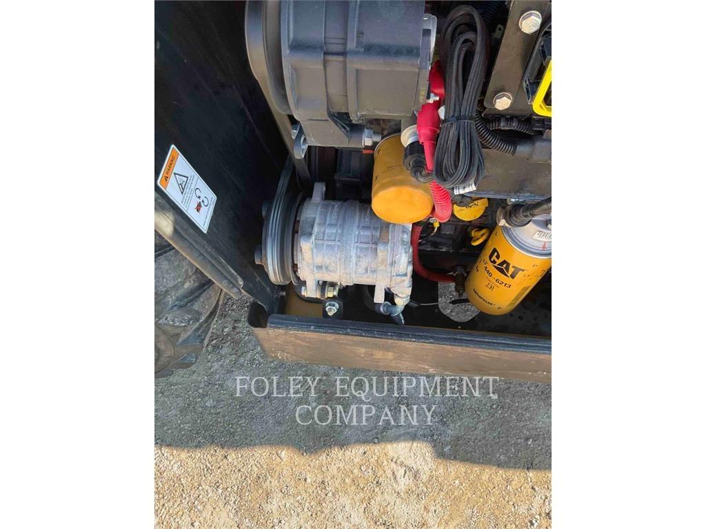 CAT TH255C 伸缩臂叉装车|叉装车