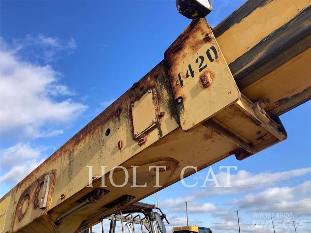 CAT TH63 伸缩臂叉装车|叉装车