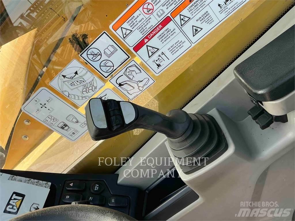 CAT TL1255-05C 伸缩臂叉装车|叉装车