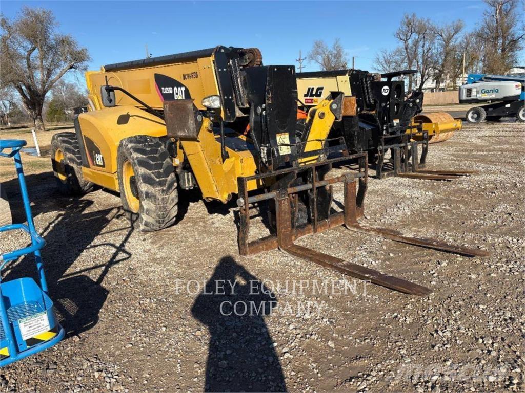 CAT TL1255DC 伸缩臂叉装车|叉装车