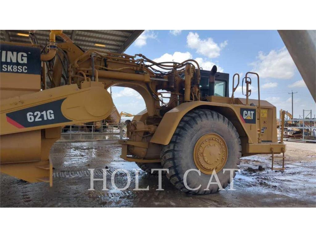 CAT W00 621G 铲运机