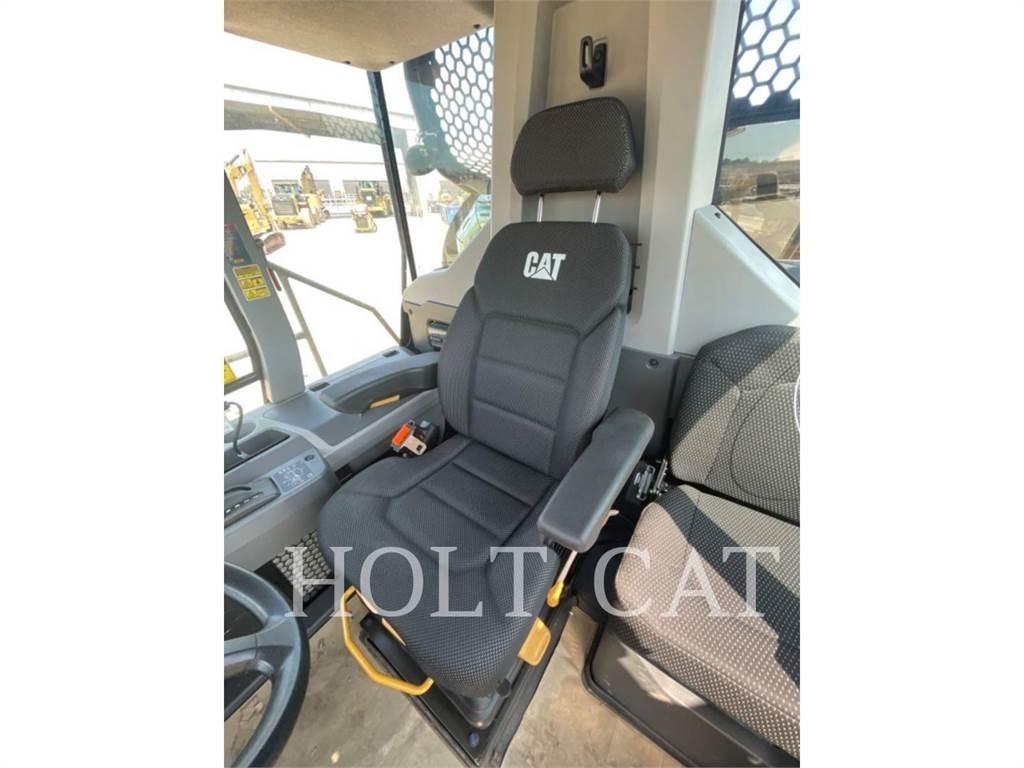 CAT W00 725 油罐车