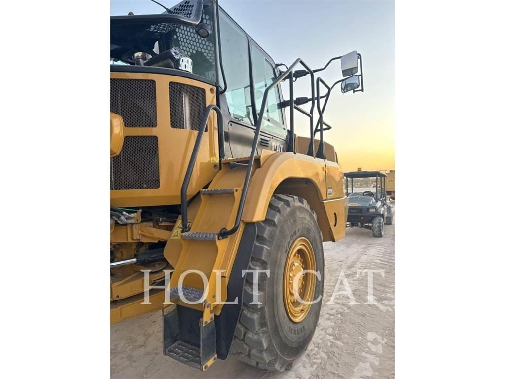 CAT W00 725 油罐车