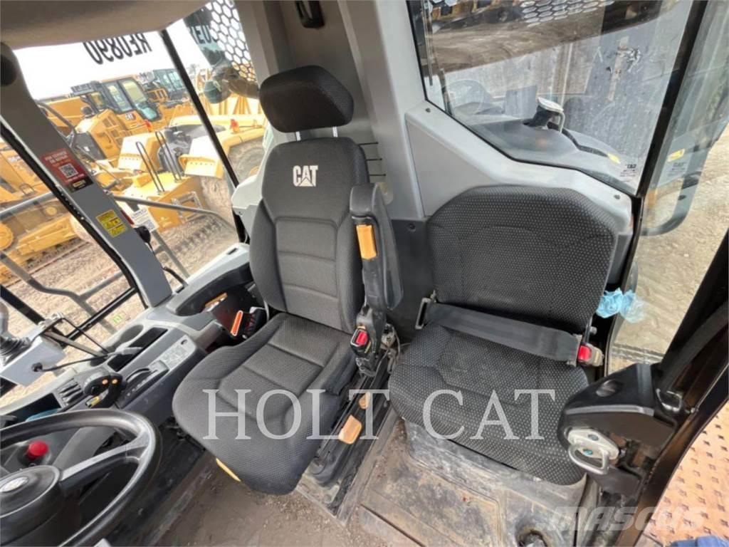 CAT W00 725 油罐车