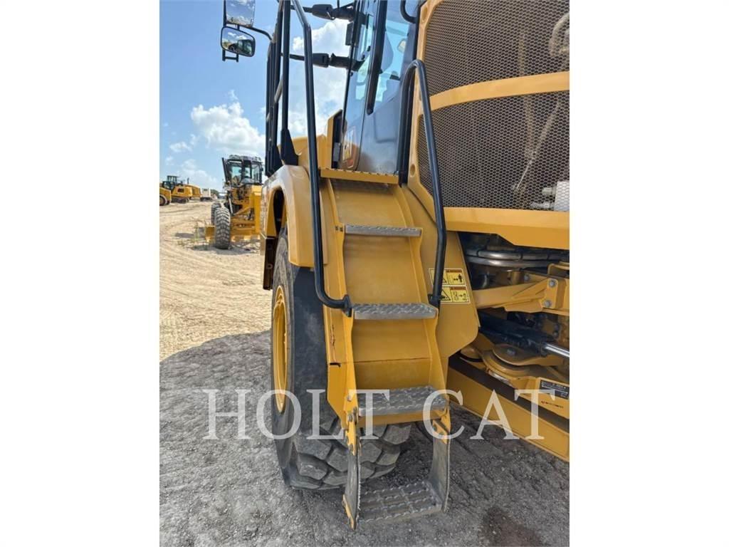CAT W00 725 油罐车