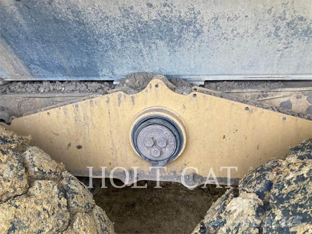 CAT W00 730 铰接式自卸车