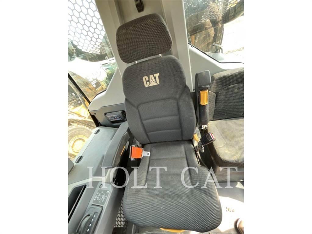 CAT W00 730 油罐车