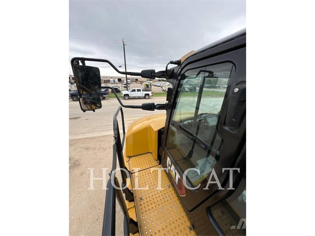 CAT W00 730 铰接式自卸车