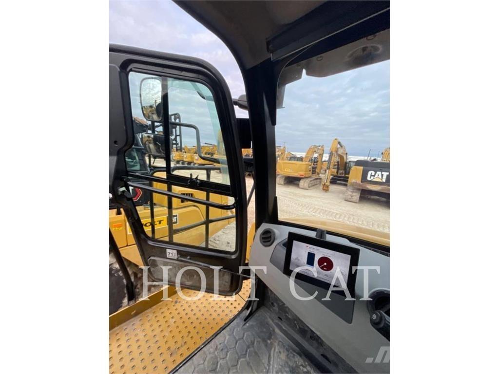 CAT W00 730 油罐车