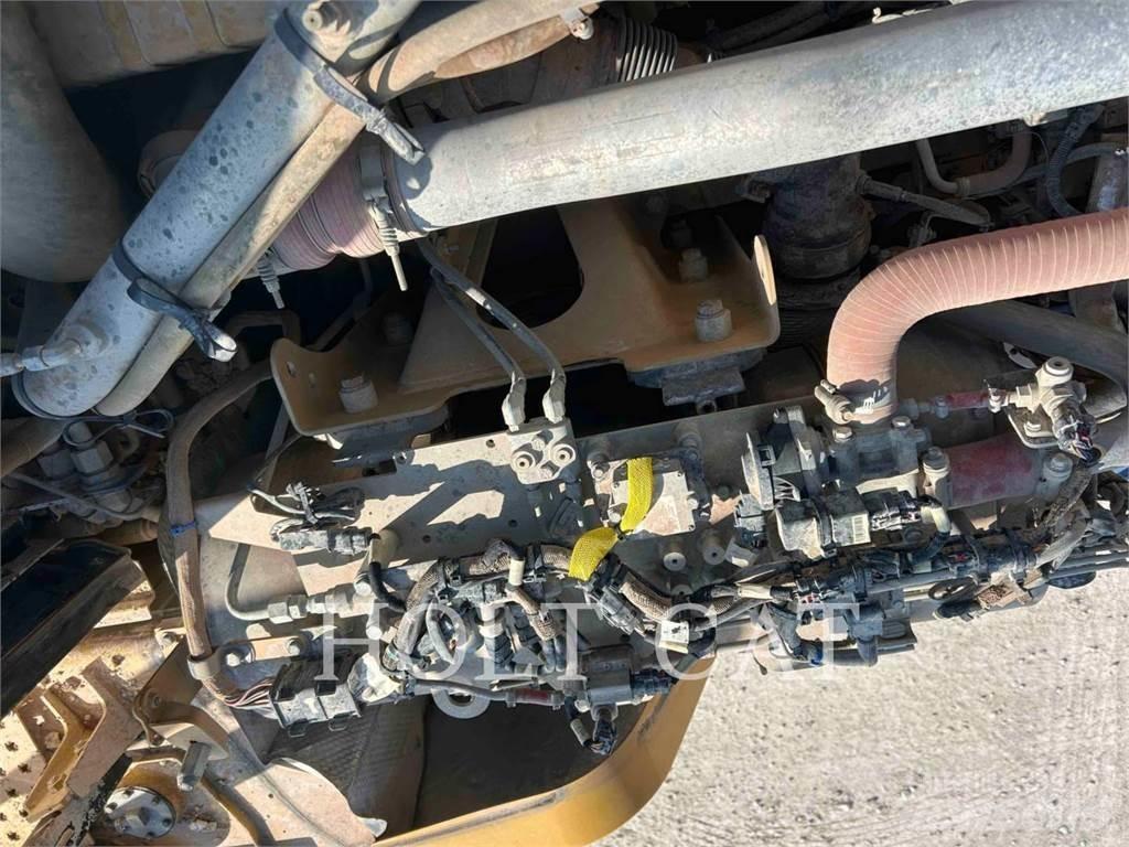 CAT W00 730C 铰接式自卸车