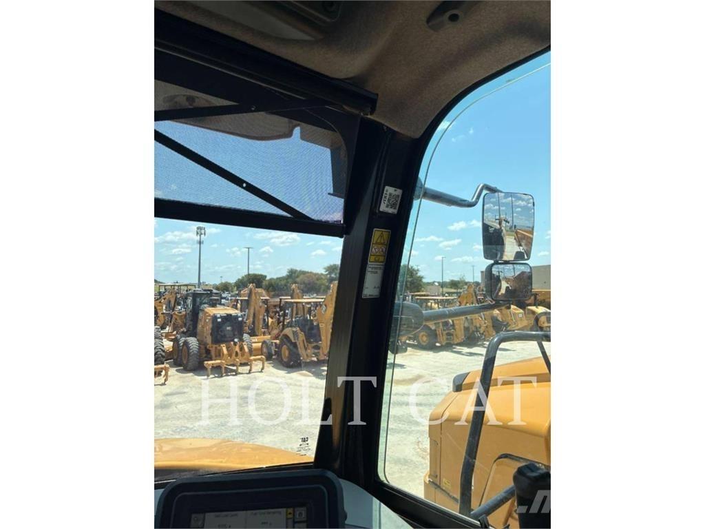 CAT W00 740 油罐车