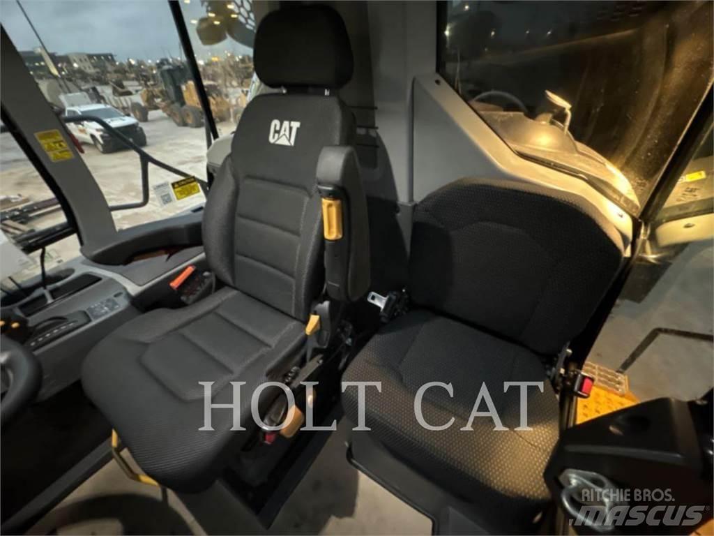 CAT W00 740GC 油罐车