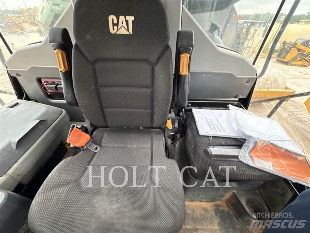 CAT W00 740GC 油罐车