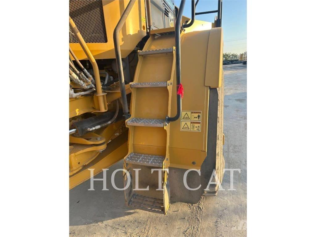 CAT W00 740GC 油罐车