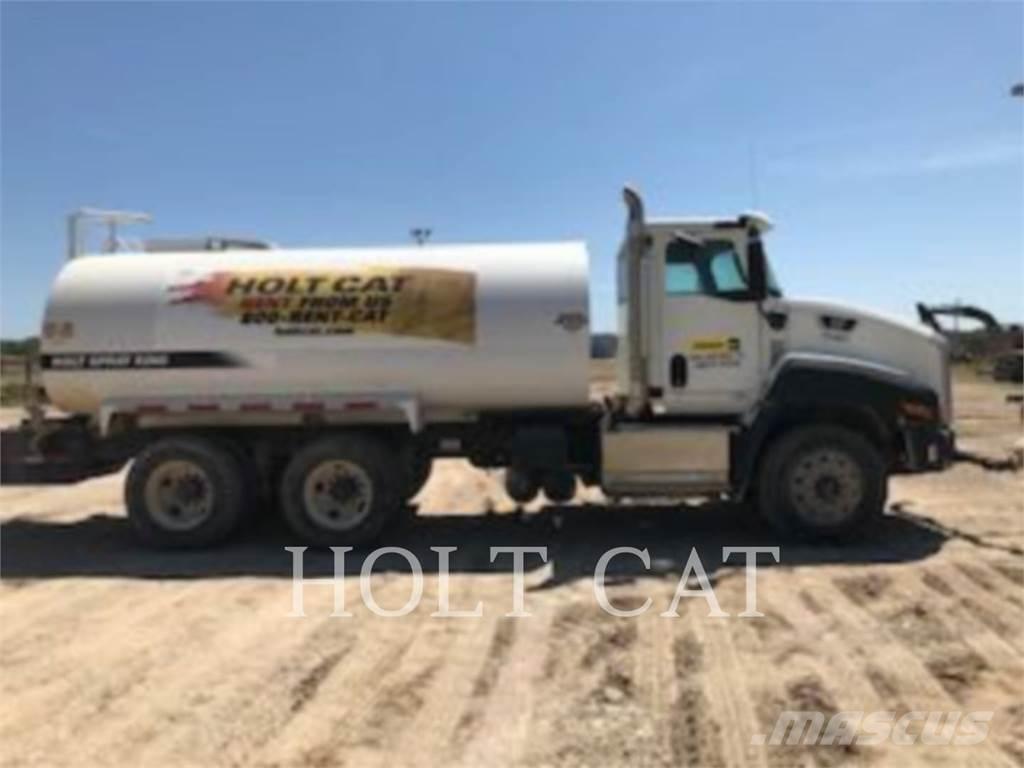 CAT WATER 4000 油罐车