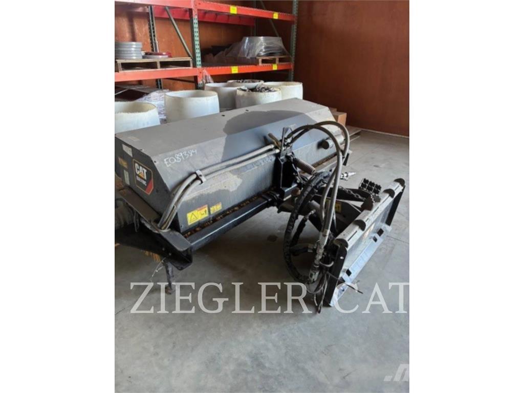 CAT WT-SSL 滑移装载机