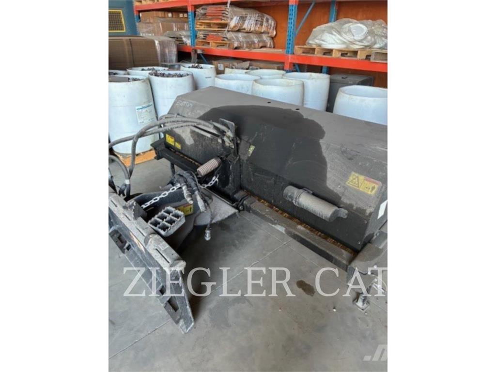 CAT WT-SSL 滑移装载机