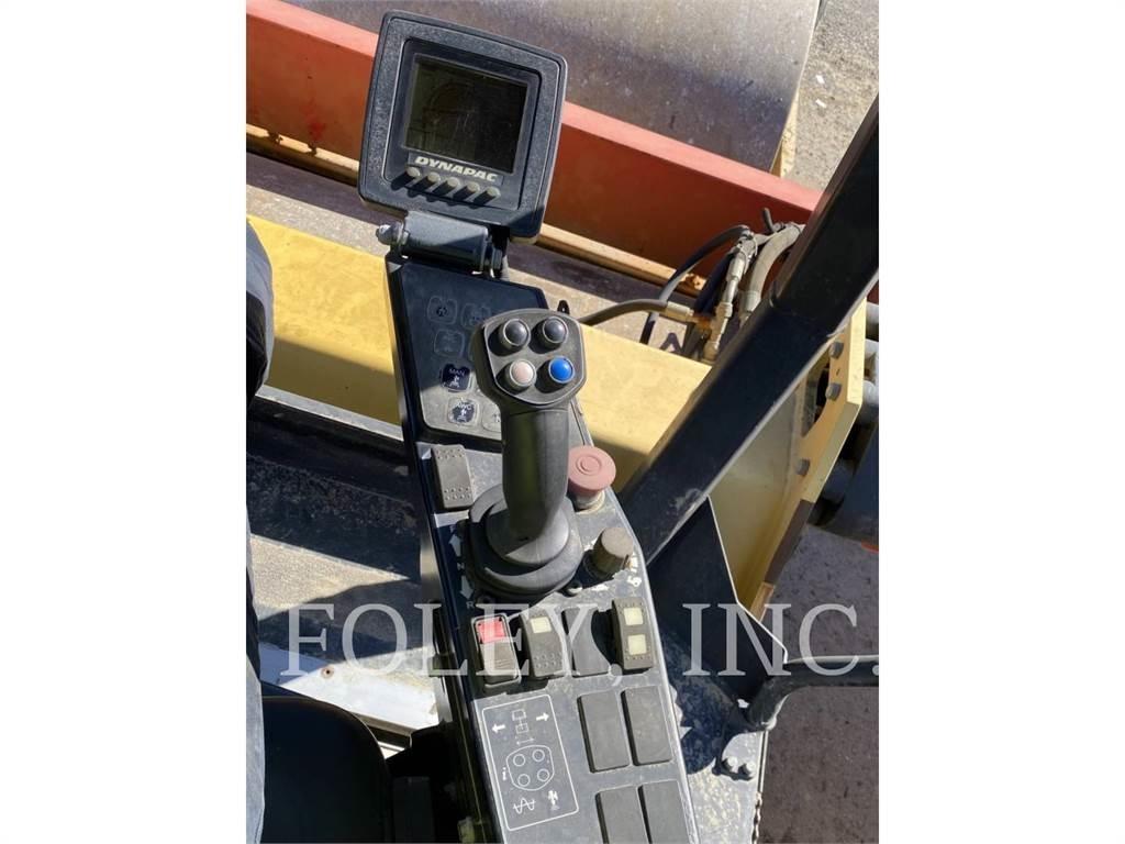 Dynapac CC324HF 双轮压路机
